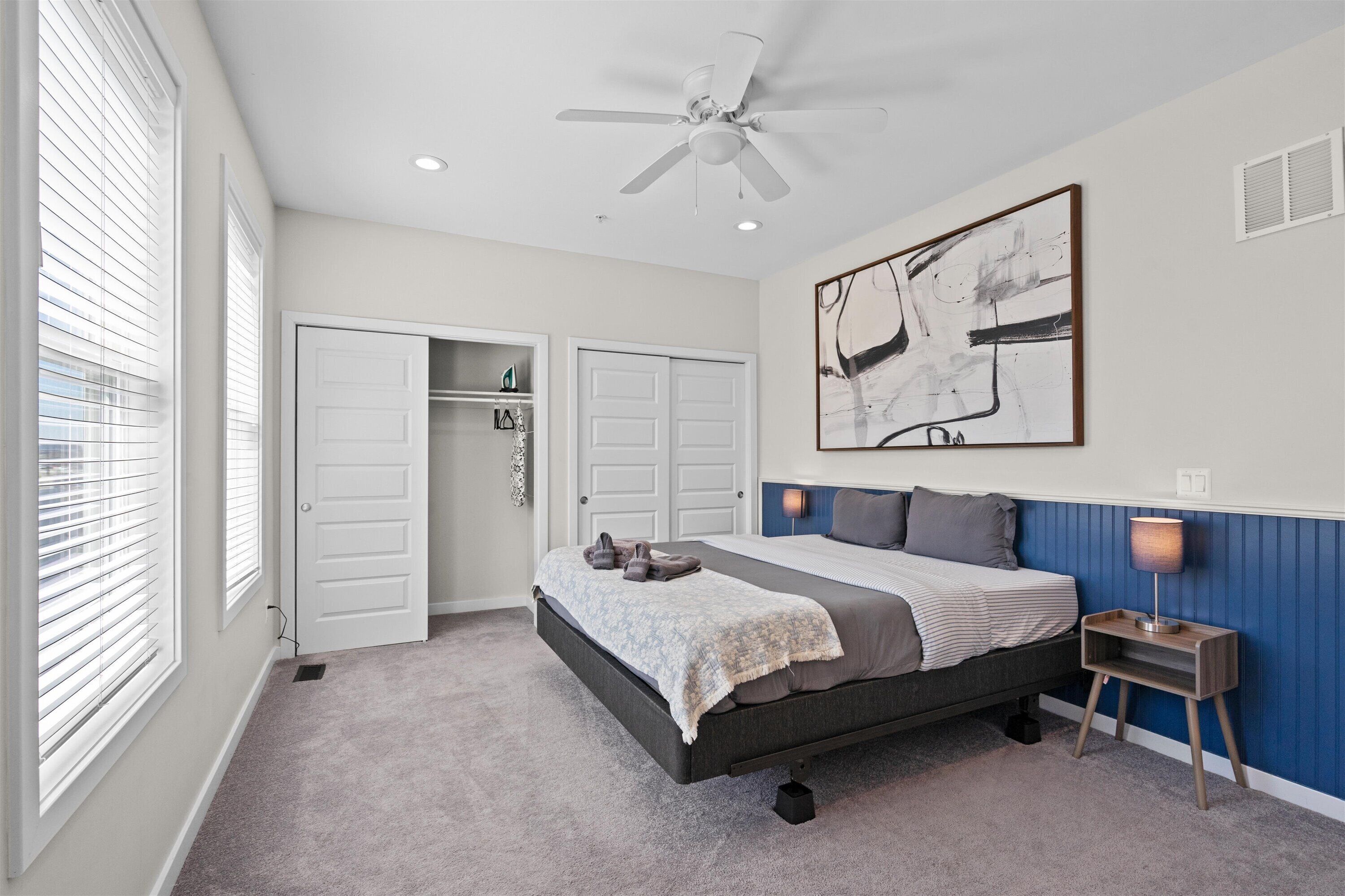 3 bedrooms, desk, iron/ironing board, free WiFi