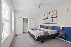3 bedrooms, desk, iron/ironing board, free WiFi