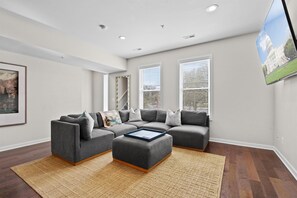 Smart-TV og stereoanlegg