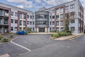Exterior - Modern Comfort 1 Bed Apartment Broadoaks, Solihull (Solihull)