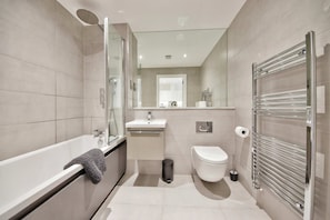 Shower, towels, shampoo