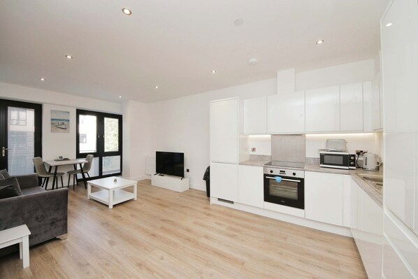 Interior - Modern Comfort 1 Bed Apartment Broadoaks, Solihull (Solihull)