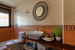 Shower, hair dryer, towels - Casa La Felisa - Ayamonte  Centre ACHF19SP00 (Ayamonte)