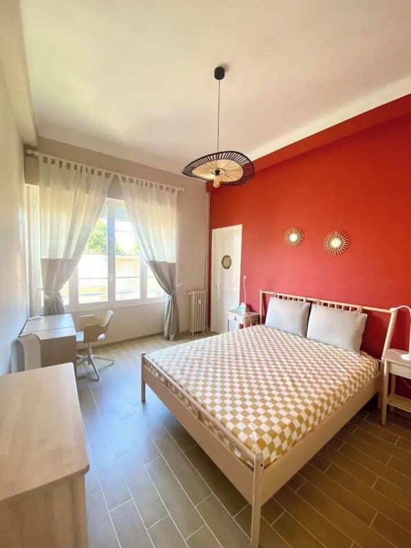 1 bedroom, internet, bed sheets