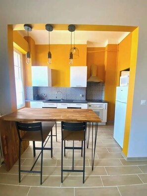 Frigorifero, microonde, forno, macchina per tè/caffè