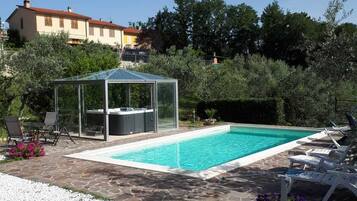 Piscina all'aperto
