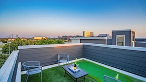 Outdoor dining - Eagles Concert | Steps to AT&T Stadium + Parking (Arlington)