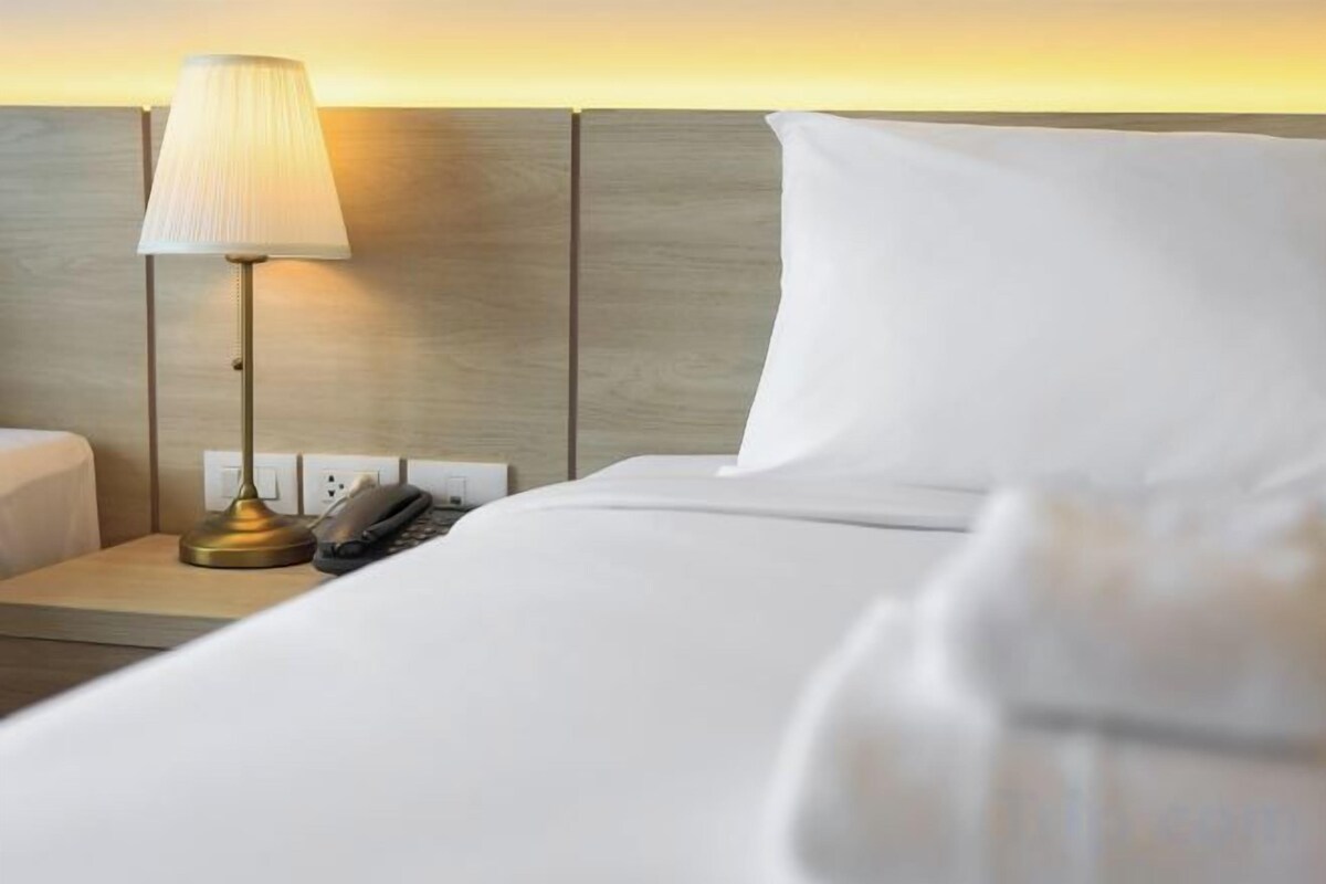Blackout curtains, free WiFi, bed sheets