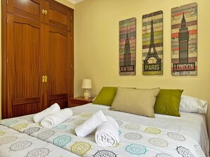 4 chambres, fer et planche à repasser, Wi-Fi gratuit, draps fournis