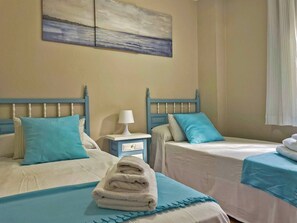 2 chambres, fer et planche à repasser, Wi-Fi gratuit, draps fournis