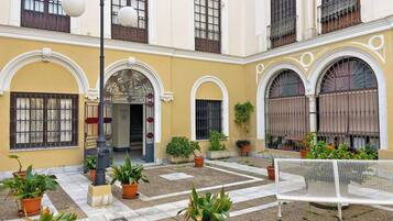 Enceinte de lâhĂ©bergement