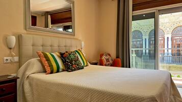 3 slaapkamers, een strijkplank/strijkijzer, gratis wifi, beddengoed