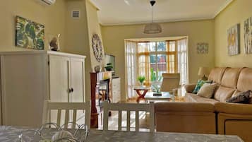 Télévision, cheminée