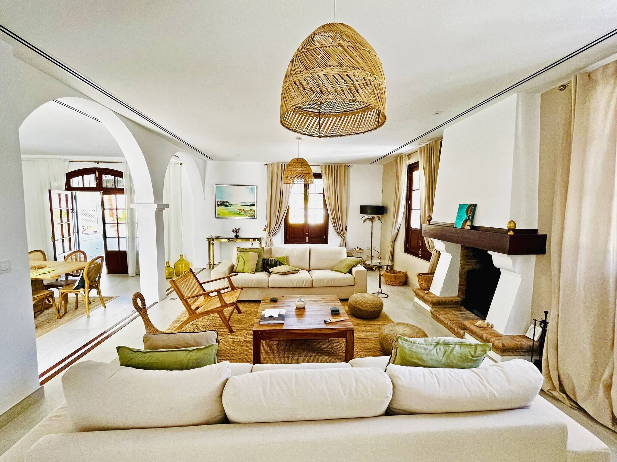 Télévision, cheminée