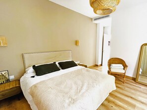 7 slaapkamers, een strijkplank/strijkijzer, gratis wifi, beddengoed