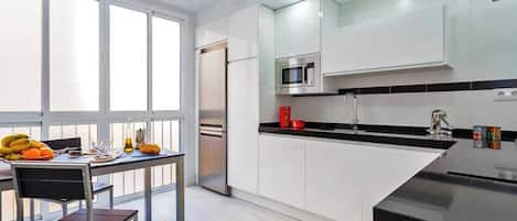 Fridge, microwave, oven, dishwasher