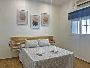 3 bedrooms, iron/ironing board, travel cot, free WiFi