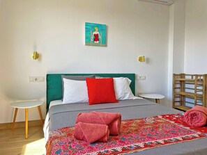 2 chambres, fer et planche à repasser, Wi-Fi gratuit, draps fournis