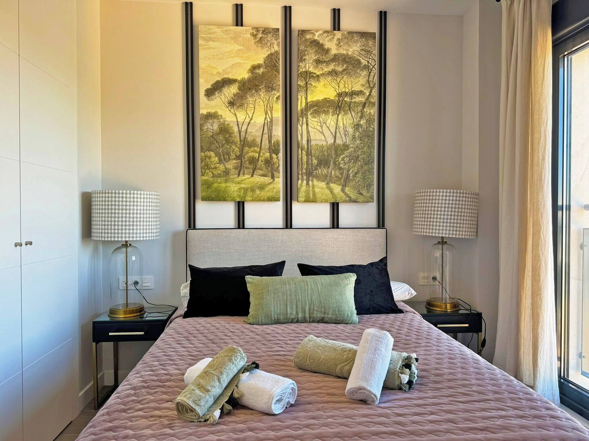 2 slaapkamers, een strijkplank/strijkijzer, gratis wifi, beddengoed