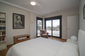 4 chambres, fer et planche à repasser, Wi-Fi gratuit, draps fournis