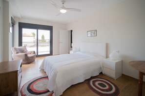 6 bedrooms, iron/ironing board, free WiFi, bed sheets