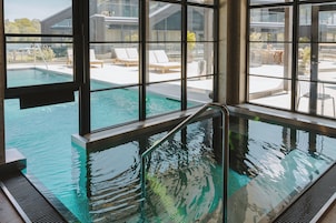 Salas de tratamiento para parejas, un sauna, baño turco