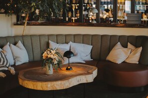 Lobby sitting area - Season Hotel (Ekerö)