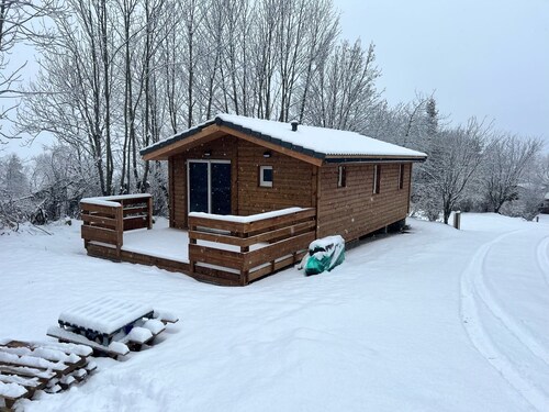 Chalet avec jardin privatif en pleine nature à quelques mètres des pistes de ski