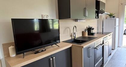 Chalet with private garden in the heart of nature, a few metres from the slopes