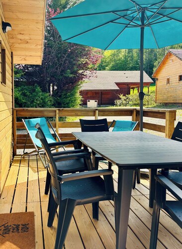 Chalet with private garden in the heart of nature, a few metres from the slopes