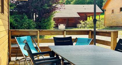 Chalet with private garden in the heart of nature, a few metres from the slopes