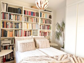 2 bedrooms, WiFi, bed sheets