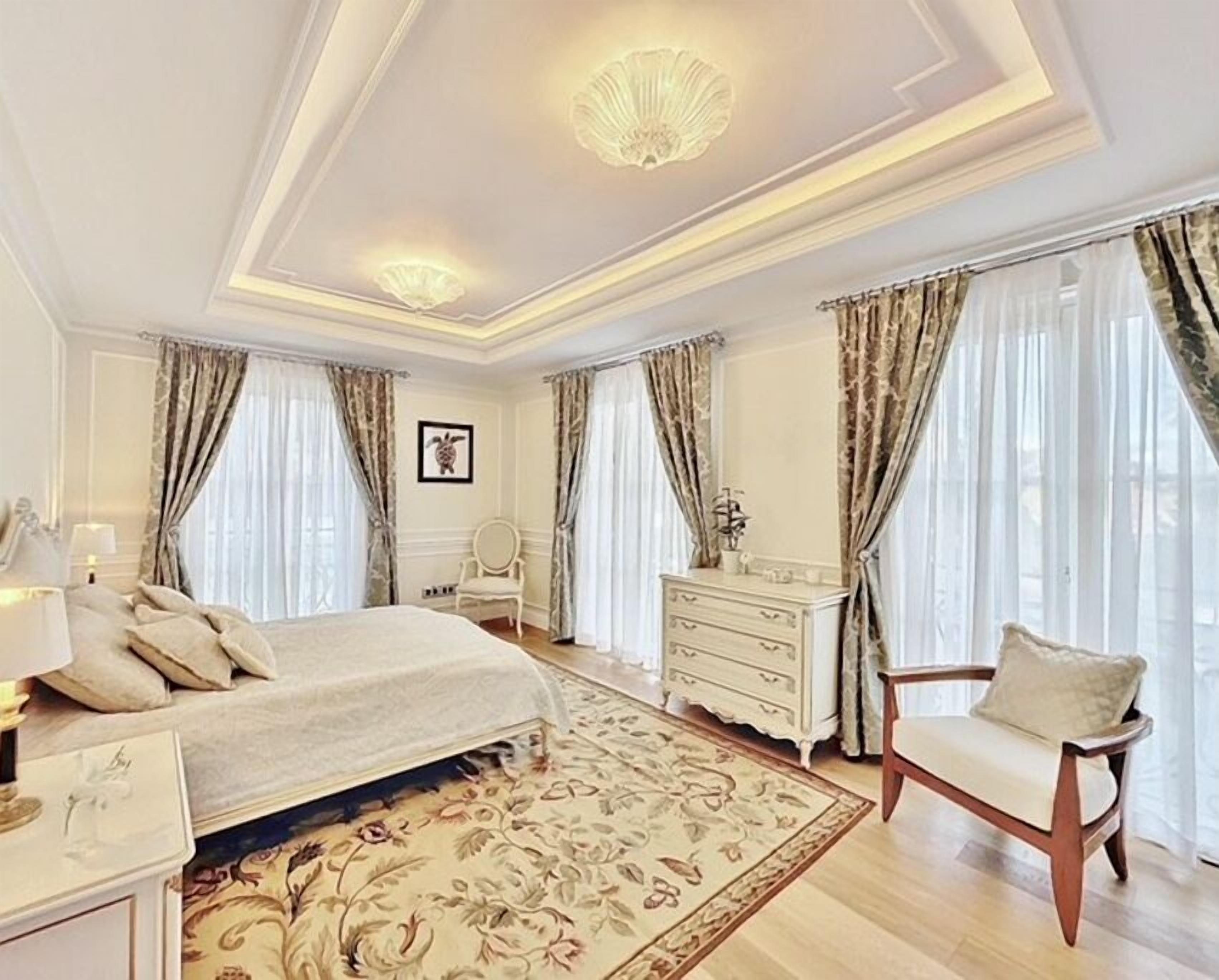 7 bedrooms, iron/ironing board, free WiFi, bed sheets