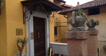 Foresteria Lombarda B & B Cà Pelitti - Room with French bed