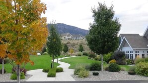 House | 4 bedrooms - Viognier Cottage - Walk to Pools and Beach 9 (Osoyoos)