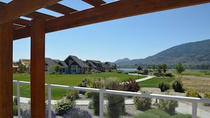 House | 4 bedrooms - Sandy Cove Cottage - Steps From the Beach 70 (Osoyoos)