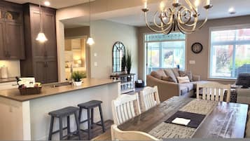 House | 4 bilik tidur