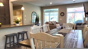 House | 4 bedrooms - Sandy Cove Cottage - Steps From the Beach 70 (Osoyoos)