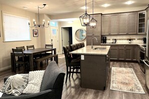 4 bedrooms - Riesling Cottage 29 (Osoyoos)