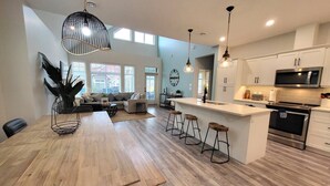 House - White Sand Meadow Cottage by the Beach 53 (Osoyoos)