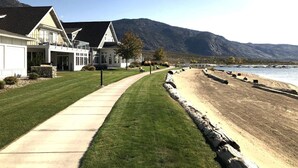 House - White Sand Meadow Cottage by the Beach 53 (Osoyoos)