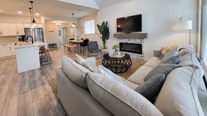 House - White Sand Meadow Cottage by the Beach 53 (Osoyoos)