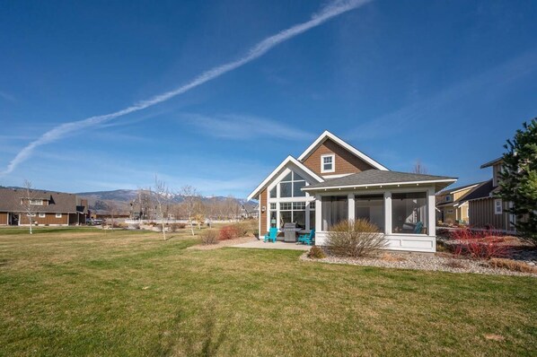 4 bedrooms - Sunrock Meadow Cottage on Osoyoos Lake 113 (Osoyoos)
