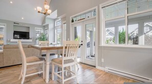 3 bedrooms - Syrah Cottage on Osoyoos Lake 130 (Osoyoos)