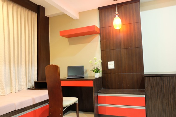 In-room safe, desk, free WiFi