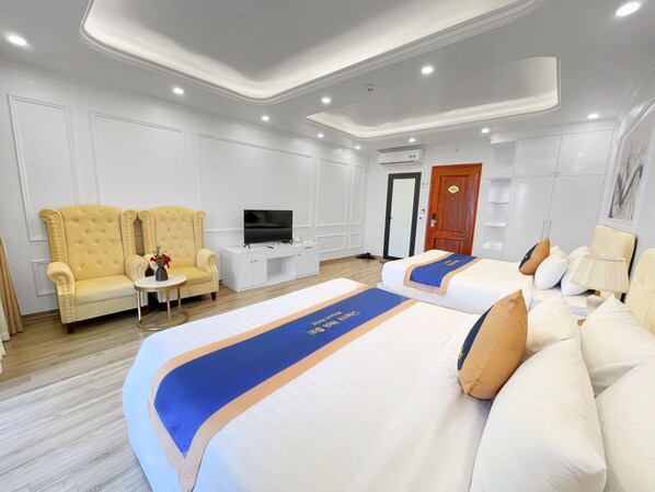 Family Room, Balcony | Blackout drapes, soundproofing, free WiFi