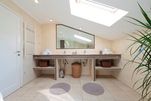 Villa (4 Bedrooms) | Bathroom - Hedera Estate, Villa Hedera XIX (Zupa dubrovacka)