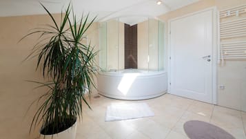 Villa (4 Bedrooms) | Bagno