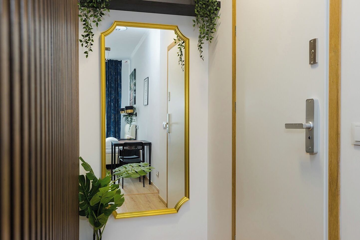 Estudio clásico, 1 cama matrimonial, baño privado | Tabla de planchar con plancha, wifi gratis y ropa de cama 