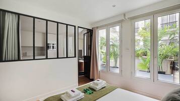 Apartment | 1 Schlafzimmer, laptopgeeigneter Arbeitsplatz, Bügeleisen/Bügelbrett